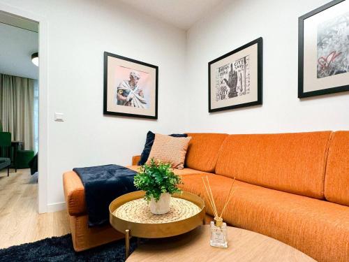 2BR by NDK - AC - Desk - Lux Interior - Balcony, Sofia (zdjęcie 10)
