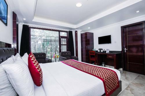 Hotel White Grand Shimla-near ISBT bus stand- Fully Air Conditioner