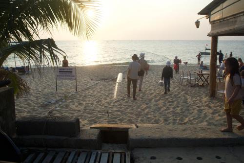 Duong Hieu Guesthouse - 해변