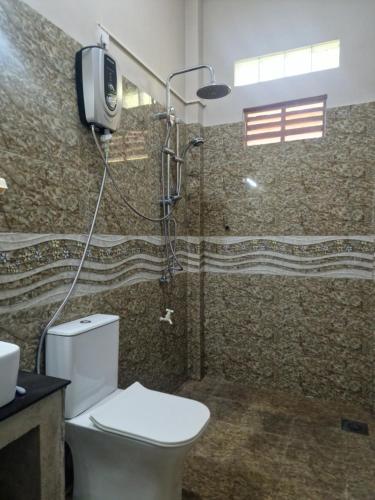 Private 2 Bedroom Villa with AC & Hot Water - Coconut Beach photo 4