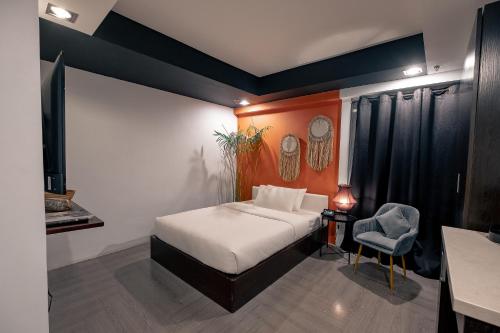 room detail thumbnail 0