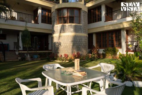 StayVista at Mikkie House 3 Bedroom Villa photo 4