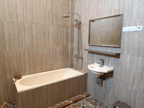 Баня, Omah Gunung Homestay in Sumberejo