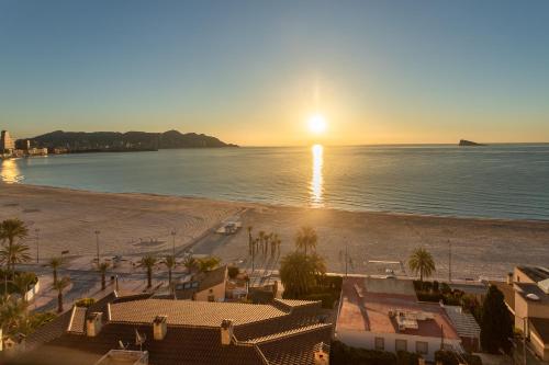 Studio Apartment with Sea View image 2