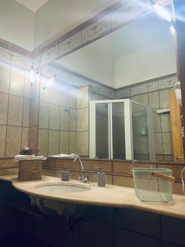 Double Room with Private Bathroom image 2