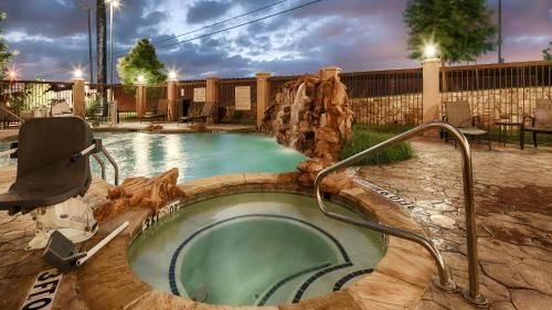 Best Western Plus DFW Airport West Euless in Юлесс