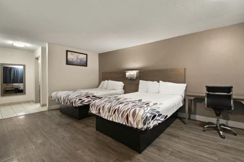 2 queen beds