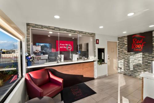 Royalty Inn - image 2