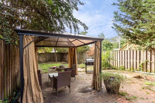 Beautiful 3BR 2BA Colonial House by CozySuites