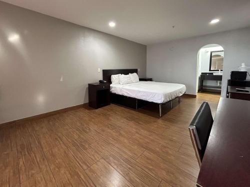 2 queen beds