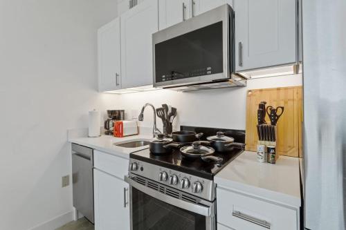 Boardwalk CozySuites Condo w kitchen 51