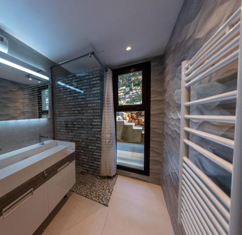 Баня, Villa Horizon 5* Piscine Jacuzzi in Жумено