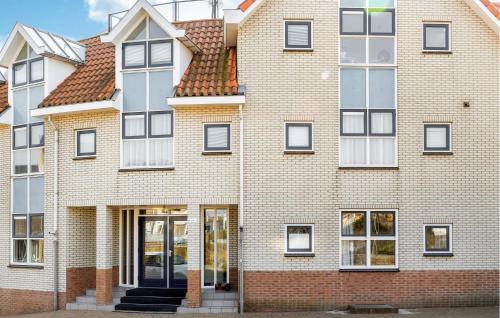 2 Bedroom Beautiful Apartment In Bergen Aan Zee