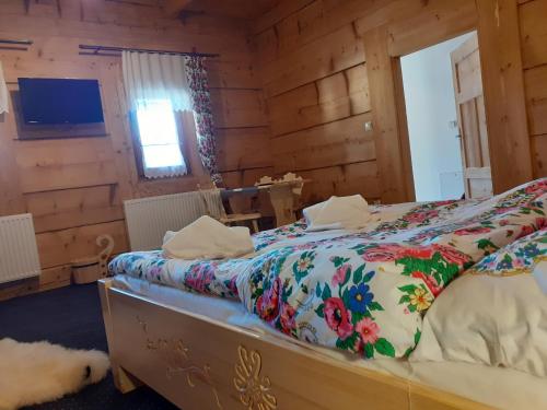 1 double bed, 2 twin beds