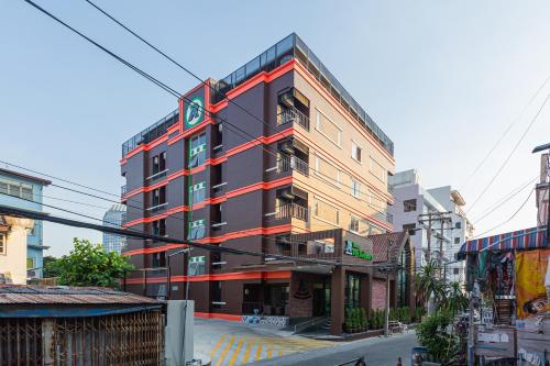 ทัศนียภาพภายนอกโรงแรม, เซเว่น รัชดา โฮเทล (Seven Ratchada Hotel) near สถานีรถไฟฟ้าใต้ดินศูนย์วัฒนธรรมแห่งประเทศไทย
