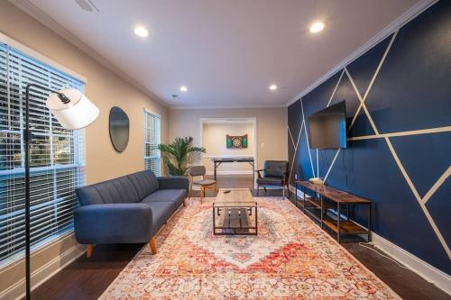 Comfy 3 BDRM House+Backyard+Wi-Fi-Spacious in Charlotte, USA