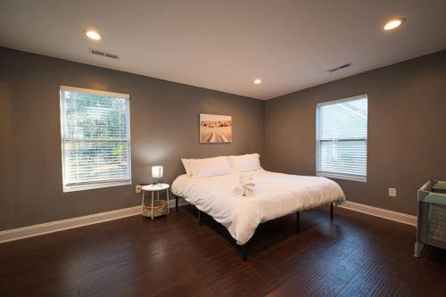 Comfy 3 BDRM House+Backyard+Wi-Fi-Spacious in Charlotte, USA