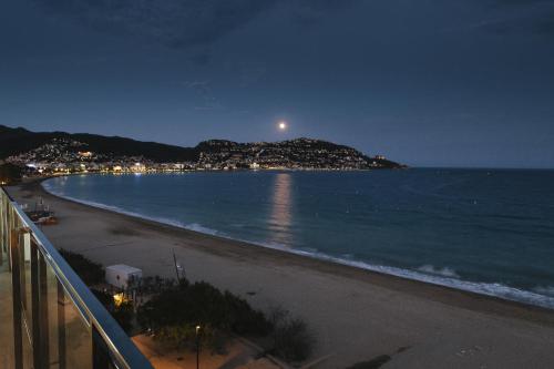 Hotel Maritim - main image