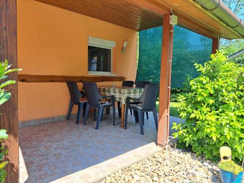 Holiday home in Tiszafüred - Theiss-See 48124