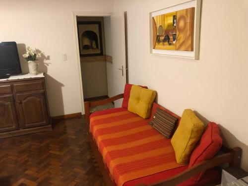 One-Bedroom Apartment image 3