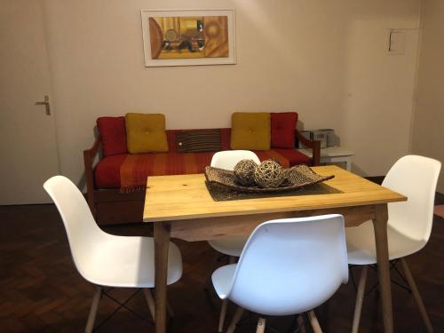 One-Bedroom Apartment image 2