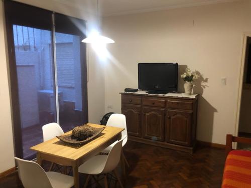 One-Bedroom Apartment image 1