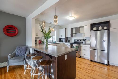 Large & Sunny Beautiful Home #103 in Halifax (NS)