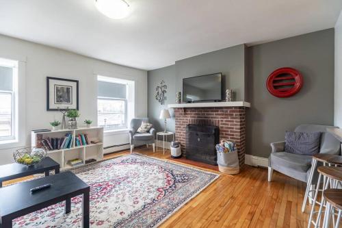 Large & Sunny Beautiful Home #103 in Halifax (NS)