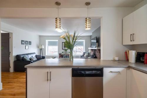 Large & Sunny Beautiful Home #103 in Halifax (NS)
