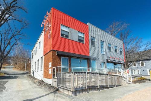 Large & Sunny Beautiful Home #103 in Halifax (NS)