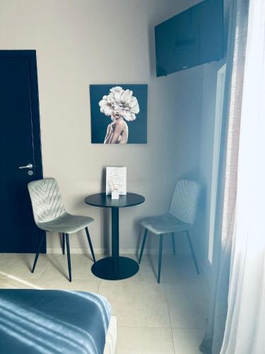 Double Room with Private Bathroom image 3