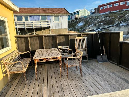 Modern seaview vacation house, Ilulissat