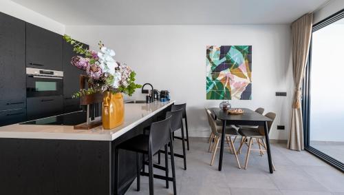 Ocean 11 Luxurious apartment Jan Thiel Curacao in 詹席爾