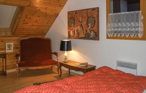 4 Bedroom Stunning Home In Louvie-juzon