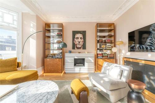 Marble Arch £2.6million apartment sleeps up to 6