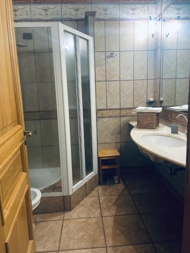 Double Room with Private Bathroom image 1