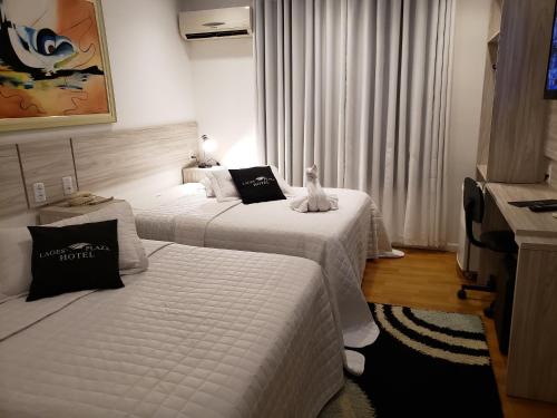 2 double beds