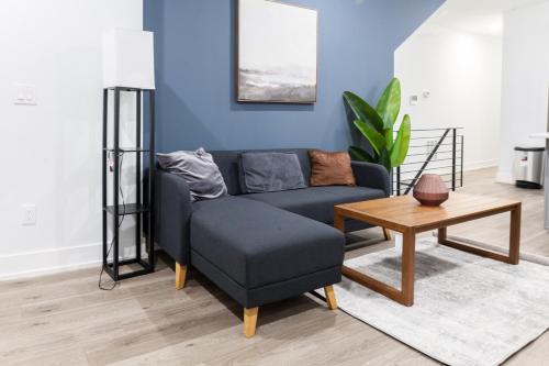 Spacy 4br4ba,pingpong,patio,crib,wd,sleeps12 in Philadelphia, USA