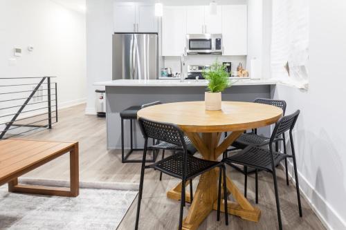 Spacy 4br4ba,pingpong,patio,crib,wd,sleeps12 in Philadelphia, USA
