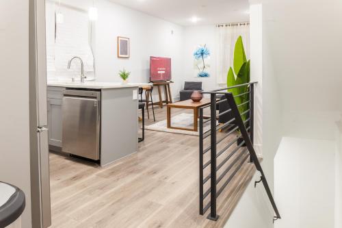 Spacy 4br4ba,pingpong,patio,crib,wd,sleeps12 in Philadelphia, USA