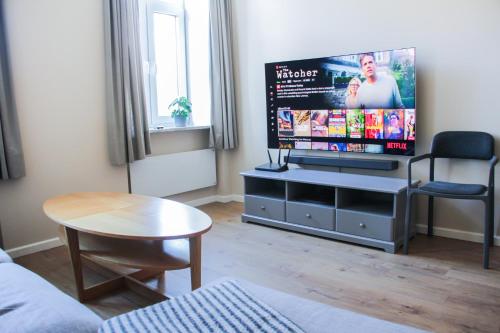 Luxury Renovated - 600 Mbit - 64 M2 - 65 inch TV, Riga