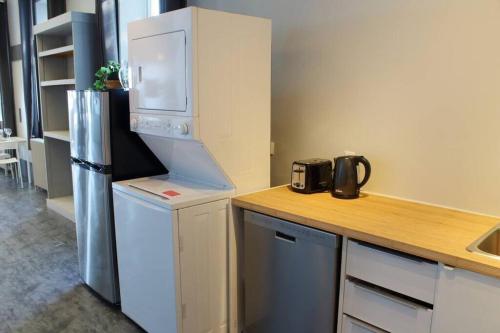 Suite #B, Industrial Styling, AC in Halifax (NS)