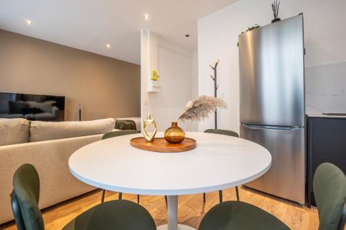 Facilities, Renovated Studio walking distance to Paris in Montrouge