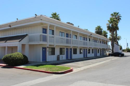 Motel 6-Coalinga, CA - East