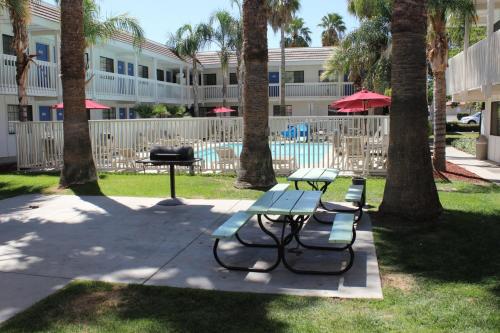 Facilities, Motel 6 Coalinga, CA - East in Coalinga (CA)