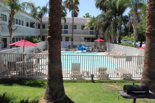 Swimming pool, Motel 6 Coalinga, CA - East in Coalinga (CA)