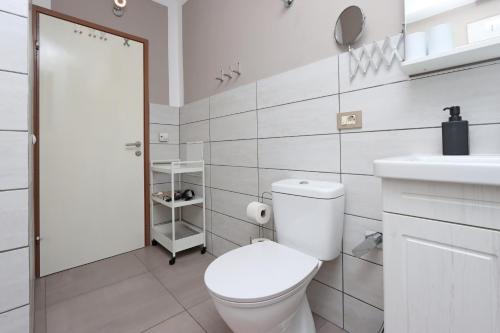 One-Bedroom Apartment with Balcony and Sea View image 8