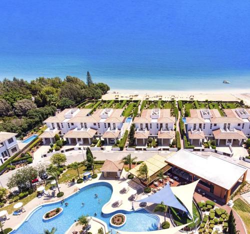 Unterkunft von außen, Luxury Beachfront Villa With Private Pool, Private Beach, Yoga & Sea Adventures in Mazotos