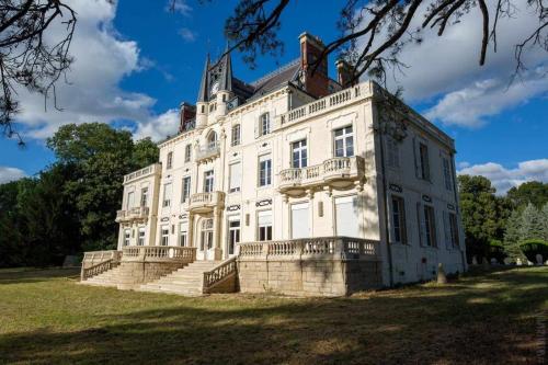 Château de la Rocherie - Hôtel - Varennes-Vauzelles
