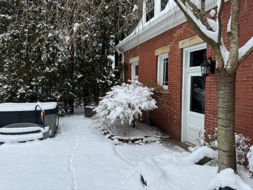 luxury hotels in Monroeville